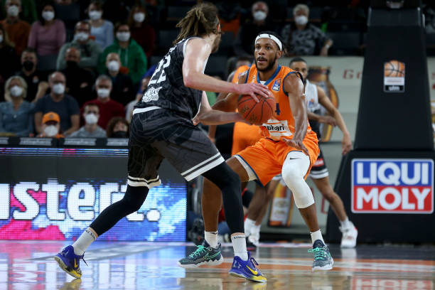 融入球队长 融入球队长