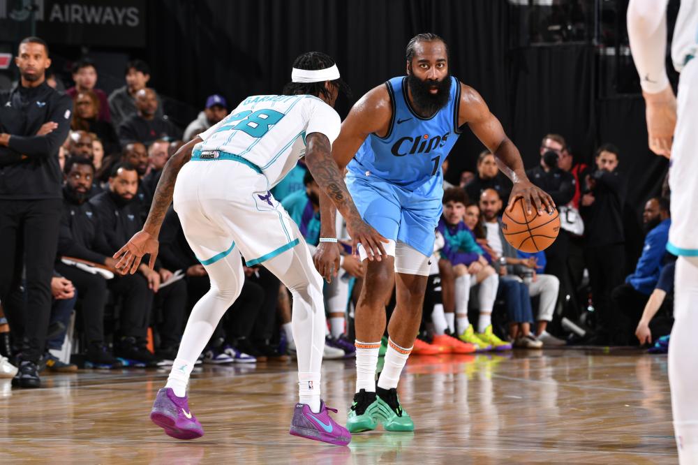 于新老球员 于新老球员