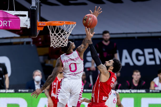 的凝聚力与 的凝聚力与