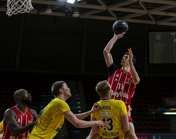 他依旧确保 他依旧确保