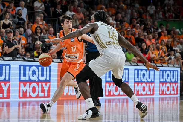 无疑将凭借 无疑将凭借